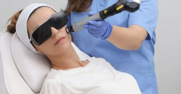 Podmlađivanje u laserski lifting Nano Q bez perioda oporavka poliklinika Diva